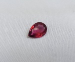 GEMA, uma (1) RUBISLITA (turmalina rosa), lapidação gota, medindo aproximadamente 11 x 8 mm, peso aproximado 2 carats.