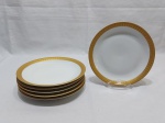Jogo de 6 pratos de sobremesa em porcelana Renner Medaillon friso ouro. Medindo 19cm de diâmetro.