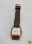Relógio de pulso feminino Classic 17 rubis Isoflex Suiço, necessita de revisão.