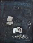 Josef Farhi (Bulgária, 1933 -1997), "Sem título". OST (óleo sobre tela), Assinado e datado no verso de 1960. Med 80 x 65 cm (MI); 84 x 68,5 cm (ME). Sujidade com perdas de substância da camada pictórica. Obra reentelada no passado. Artista ativo em Israel e Paris. Coleção Particular Rio de Janeiro/RJ. Nota Biográfica: Nascido em 1931, Josef Farhi cresceu na década de 1950 e foi influenciado pela cultura artística da época. Pode-se dizer que a década de 1950 foi dominada pelo expressionismo abstrato, uma forma de pintura que priorizava pinceladas dramáticas e explorava ideias sobre a natureza orgânica, a espiritualidade e o sublime. Muito do foco estava nas técnicas formais de pintura, e as idéias de pintura de ação foram unificadas com a liberdade política da sociedade dos Estados Unidos em oposição à natureza estrita do bloco soviético. Artistas influentes da Geração Expressionista Abstrata incluíam Jackson Pollock (que inovou suas famosas técnicas de pintura por gotejamento, respingos e derramamento), Willem de Kooning, Mark Rothko, Frank Kline, Barnett Newman, Clyfford Still e Adolph Gottlieb. Era um ambiente dominado por homens, embora a reavaliação necessária desse período tenha destacado as contribuições de artistas femininas como Lee Krasner, Joan Mitchell e Louise Bourgeois, entre outras. Fonte: https://www.artland.com/artists/josef-farhi . Nota : De acordo com o item 3 dos termos e condições - 3. As peças estrangeiras, sejam quadros e ou esculturas, serão sempre vendidas como Atribuídas.