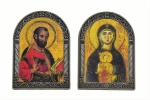 Arte Sacra - Lote composto por 2 ícones miniatura, de materiais diversos. Século XX. Med. 9 x 7  cm  e 9 x 7 cm. Marcas do tempo. Acervo Particular Rio de Janeiro/RJ.