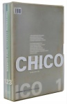 LIVROS RAROS - "CHICO BUARQUE DE HOLANDA  CANCIONEIRO SONGBOOK" - Jobim Music / Instituto Antônio Carlos Jobim, RJ, 2008. Três volumes (um com biografia escrita por Regina Zappa, dois com partituras de obras selecionadas). Fartamente ilustrado. Box plástico original. Páginas 712. Formato 30 x 23 cm. Bom. Marcas de uso. Acervo Particular Rio de Janeiro/RJ.