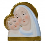 ART DECO - Rara e preciosa escultura de porcelana pintada à mão, Representando Nossa Senhora com Menino Jesus. De estilo e época. Marca de manufatura Vista Alegre. Portugal - Século XX. Med. 8,5 x 7 x 3 cm(medidas totais). Marcas do tempo. Acervo Particular Rio de Janeiro.