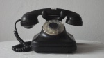 Telefone antigo em funcionamento.