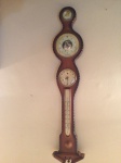 Relogio Barometro, Alt 87 cm x Larg 18 cm, em funcionamento.