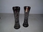 Par de Vasos Trabalhado, Par de vasos trabalhado na cor vinho