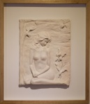 Renata Andrade, Ninfa com Lirio, Modelagem em massa branca shiro, 37 x 28, datado em 2013, assinatura no canto inferior direito, com certificado assinado pelo artista. OBS: A OBRA ESTA EM UMA EXPOSIÇÃO INDIVIDUAL NA GALERIA, SENDO ASSIM O ENVIO OU RETIRADA DA OBRA SÓ PODERÁ SER REALIZADO APOS TERMINO DA EXPOSIÇÃO. PERÍODO DE EXPOSIÇÃO CONFORME CONSTA NO SITE DA GALERIA : 20/06 A 31/08.