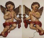 Candeeiro de Parede, ANO 1920, com algum desgaste. Peça rara com instalação elétrica de origem , medindo 49 cm de altura. A lâmpada fica na ponta da vela.