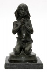 J. PAMPT - A Prece, escultura estilo moderno, em bronze patinado e cinzelado, assinada, base de granito negro, alt. 22,5cm, base 2,5cm, alt. total 25cm.