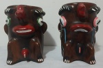 Dois copos indígena feito de barro representando a fertilidade, sendo um feminino e o outro masculino.