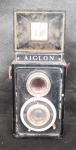 Antiga máquina fotográfica da Aiglon da déc 50. Med. 7,5 x 8 x 14cm