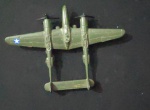 COLECIONISMO - Modelo de Avião P-38 - Lightning da Maisto em metal na cor verde. Med.9,5 cm x  13,5 cm.