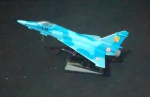 COLECIONISMO - Modelo de Avião Miragem 2000C - Search Plane da Maisto em metal camuflado na cor azul. Med. 8cm x 13cm.