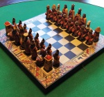 Jogo de xadrez - Tema : REINADO DOS  INCAS   - Tabuleiro CAIXA em madeira ( 28 X 28 cm ) - Peças em resina policromada. ( 5 a 7 cm ) . 