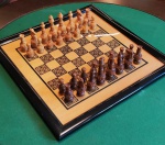 Jogo de xadrez - Tema : TORRES ASIÁTICAS    - Tabuleiro em madeira TRABALHADA COM RESINA ( 46 X 46 cm ) - Peças em MADEIRA RESINADA. ( 7 a 10 cm ) . 