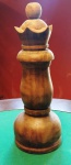 Grande Peça de xadrez - RAINHA - ricamente esculpida em madeira maciça - Mede: 37 cm 