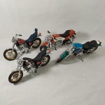 MOTOCICLETA - Lote 01 com 04 (quatro) Miniaturas de Motos diversas (Yamaha, Honda, Guzzi Centauro e uma sem identificação).
