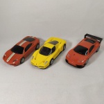AUTOMODELISMO - Lote 01 com 03 (três) Ferraris da coleção SHELL V-POWER - escala 1:38.