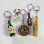 Chaveiro - lote com 5 chaveiros com marcas de bebidas como Whisky e Conhaque - entre elas: Hennessy, Dreher, J&B, Drury`s e White Horse.
