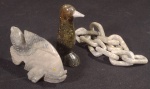 3 Peças em Pedra Sabão;São Elas:Pinguim.Peixe e Corrente 34 cm; Ambos em Bom Estado;Dimensões Aproximadas:15cm Comprimento