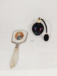 Jogo Perfumeiro em Vidro com Espelho  de mao com cabo Medida: perfumeiro 13 cm x 8 cm e espelho 30 cm