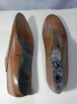 01 par de formas para fabricar sapatos confecionada em madeira nobre, N36