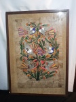 Arte  confeccionada em casca de arvore típica mexicana com ornamentações florais e aves em rica policromia, moldura em madeira nobre, medindo: 73x52,5cm