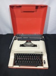 Máquina de escrever Remington 15, não testado (falta as travas da tampa)