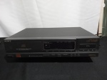 Vídeo Cassete CDP-M39BR funcionando, medindo: 36cm de frente, 26,5 de profundidade e 08cm de altura.
