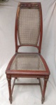 Lindíssima cadeira Art deco medindo: 0,43x0,41x1,03cm possui restauro na parte superior do encosto.