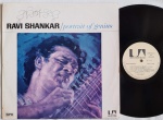 Ravi Shankar  Portrait Of Genius LP Brasil 1973 Sons Indianos Excelente estado. LP edição Brasileira 70's United Artist records. Capa laminada em muito bom estado. Co discretos amassos e discretas manchas amareladas. Disco em excelente estado.