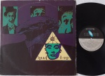 Heads Up  Soul Brother Crisis Intervention LP Brasil 1991 Funk Metal Muito bom estado. LP edição Brasileira 90's Gravadora Estúdio Eldorado. Capa e disco em muito bom estado. Inclui encarte