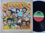 Spinners  Happiness Is Being With The Spinners LP Brasil 1976 Soul Muito bom estado. LP Edição Brasileira 70's Atlantic. Capa e disco em bom estado, com amassos.  Disco em muito bom estado.