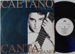 Caetano Veloso  Caetano Canta LP 1994 Muito bom estado. LP Globo Polydor 90's. Capa em bom estado, com amassos, discretos desgastes e marca de caneta na contracapa. Disco em muito bom estado.