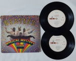 THE BEATLES - Magical Mystery Tour 7 COMPACTO DUPLO EP 1968 Mono Com Booklet BOM ESTADO. Gravadora Odeon 60's. Disco em bom estado, com riscos superficiais. Capa em bom estado , com marcas discretas em relevo.