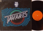 TAVARES "The Best Of Tavares" LP 1977 Br - Soul. Compilação de discos da década de 70's. Selo Capitol Records  ST-11701. Capa em excelente estado  apresenta leve marca em anel. Disco em muito bom estado com riscos e marcas superficiais. Selos limpos.