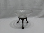 Lindo centro de mesa em vidro craquelado com pés em bronze. Medindo 21cm de diâmetro x 17cm de altura.