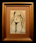 FERENC KISS (Kesztheliy, Hungria, 1944) "Estudo de nu feminino", carvão sobre papel, medindo 27 cm x 18 cm, a.c.i.d.. No verso, etiqueta da casa "Arte Atelier" de São Paulo.