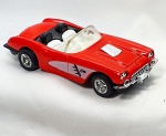 MINIATURA.  Miniatura de carro Corvette na cor vermelha em plástico e metal,  não abre portas, medindo 13cm.