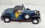 Colecionismo - Miniatura do Rolls Royce Phantom II - Fabricado pela Yatming. Abre portas, funciona fricção. Os pneus são em borracha e as rodas giram livremente. Feita e.m diecast com partes em plástico injetado, medindo 11cm.