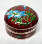 Cloisonné  - Porta Remédios em cloisonné oval medindo 2,5cm de altura por 4cm de diâmetro.