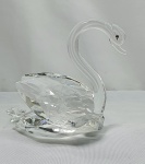 Cristal -  Belo cisne em cristal translúcido , ricamente trabalhado 10,5cm  de altura por 11cm comprimento.