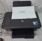 Impressora HP Deskjet 2050, funcionando,  precisando trocar cartucho,  acompanha fonte e cabo de impressão.