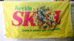 Bandeira da Cerveja Skol com a torcida Brasileira comemorando,  ano de Copa bandeira para torcedor fanático, medindo 73cmX122cm.