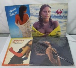 Antiguidade  - Antigos LPS de famosas cantoras sendo Simone, 1988, Daniela Mercury 1992, Gal Costa 1985 e Fafa deBelém 1988.