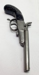 Raríssima e Antiga Garrucha,"PISTOLET BREZILIEN" Fabricada na Bélgica Cerca de 1890 para exportação à América do Sul, Encravado "PISTOLET BREZILIEN" na parte superior, 2 Canos Cal. 380, 2 Gatilhos e Cabo em madeira de lei encravado à prata. Medindo: 21 cm.