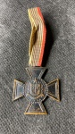 Medalha relativa à Revolução Constitucionalista de 1932  São Paulo  Cruz de Campinas medalha de bronze com uma fita nas cores da bandeira de São Paulo e em perfeito estado deconservação.