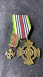 Medalha relativa à Revolução Constitucionalista de 1932  São Paulo  com a mensagem POLALEI E POLA GREI, medalha de bronze claro, com miniatura e em perfeito estado de conservação.