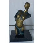 Marchione - Escultura de bronze representando nu feminino - Peça assinada na base - altura 17 cm - peso: 1800 g
