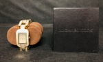 Relógio feminino - MICHAEL KORS NA CAIXA - NÃO TESTADO - Caixa Em Aço - Com Pulseira em  Aço Dourado  - Tamanho Da Caixa 2,5 cm